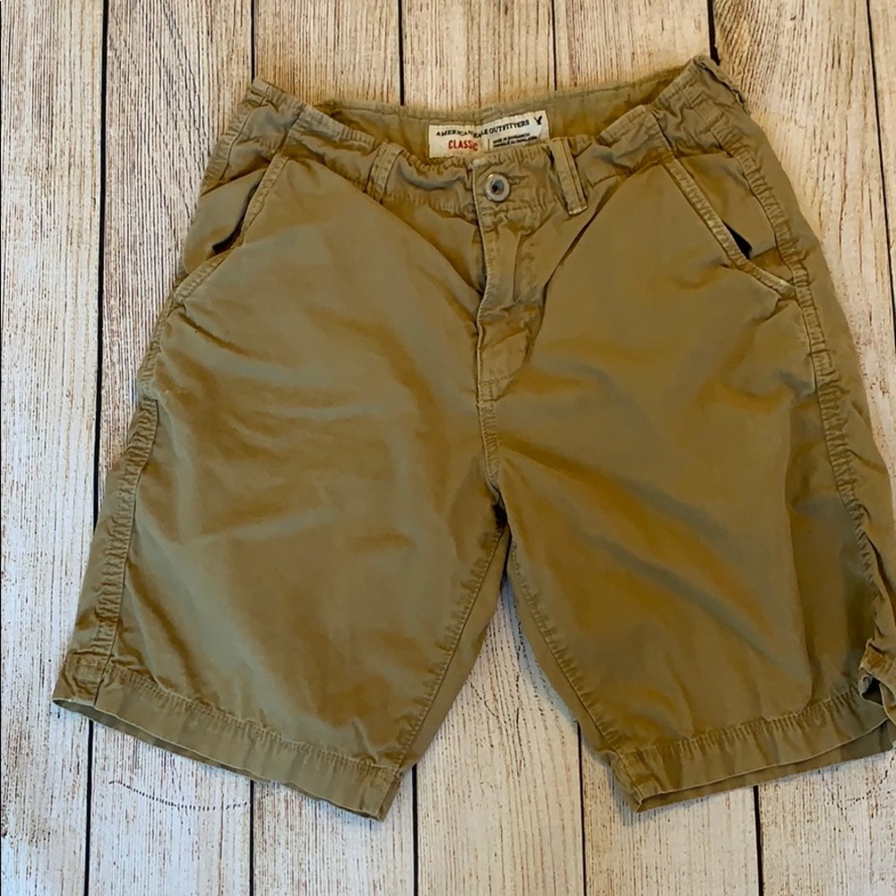 American eagle men’s classic khaki shorts